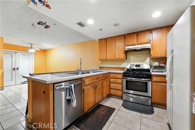 11394 Aqua Court, Fontana CA: https://media.crmls.org/medias/eaa0caf4-549e-4454-9b8f-a47133de8bb6.jpg