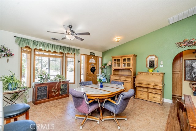 Detail Gallery Image 14 of 56 For 1990 Vista Rd, Pinon Hills,  CA 92371 - 3 Beds | 2 Baths