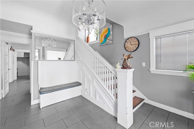 1665 Arlington Avenue, Los Angeles CA: https://media.crmls.org/medias/eaa2ac94-5c41-4f8d-8579-f4c65324605f.jpg