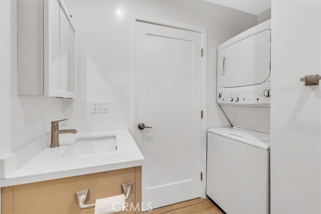 7865 Chastain Avenue, Reseda CA: https://media.crmls.org/medias/eaa2c2d5-6418-4750-b9fa-c64c64025761.jpg