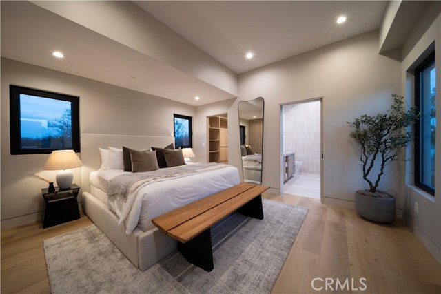 Image 10 of 26 For 4519 Saint Clair Avenue
