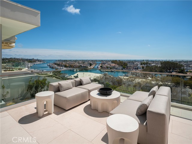 Detail Gallery Image 11 of 41 For 1119 Dolphin, Corona Del Mar,  CA 92625 - 5 Beds | 8 Baths