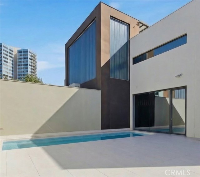 Detail Gallery Image 13 of 16 For 2767 E Ocean, Long Beach,  CA 90803 - 5 Beds | 4 Baths