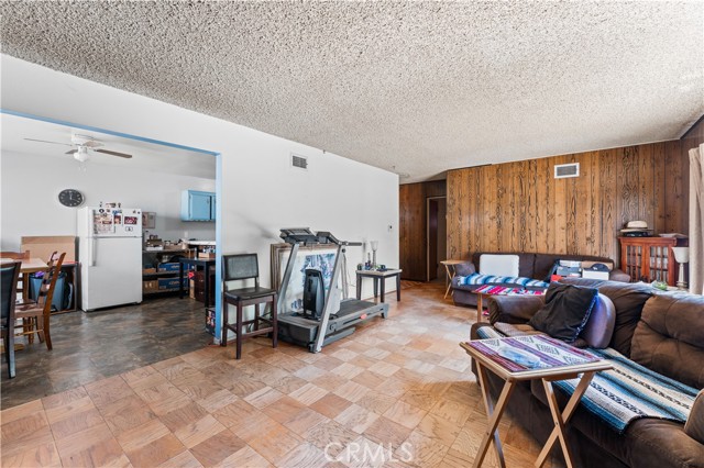 Detail Gallery Image 20 of 41 For 13525 Simshaw, Sylmar,  CA 91342 - 3 Beds | 2 Baths