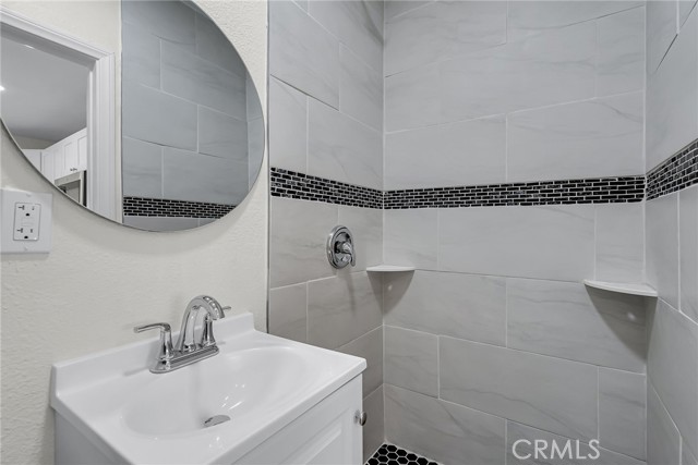 Detail Gallery Image 11 of 26 For 970 E 6th St, Pomona,  CA 91766 - 2 Beds | 2 Baths