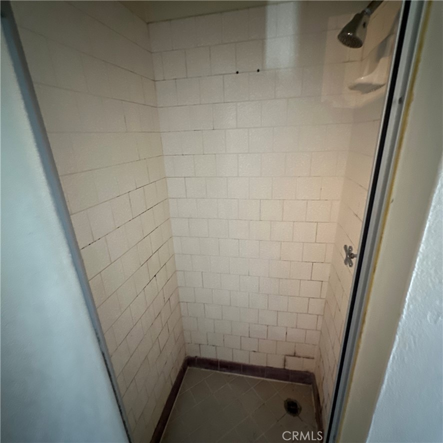 https://media.crmls.org/medias/eaa52a5e-94bd-4946-99bb-5b80ba249248.jpg?preset=X-Large
