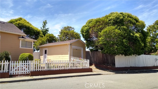 Side with garage