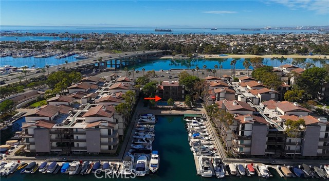 9103 Marina Pacifica N Drive, Long Beach CA: https://media.crmls.org/medias/eaa5cb0d-b50b-4902-b2c2-7b01b0aec745.jpg