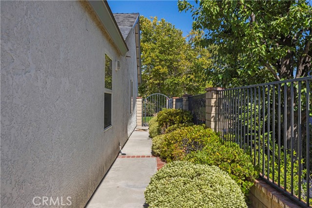 28631 Winterdale Drive, Canyon Country CA: https://media.crmls.org/medias/eaa5e11c-bf4a-41bd-9a57-e5c19700d438.jpg