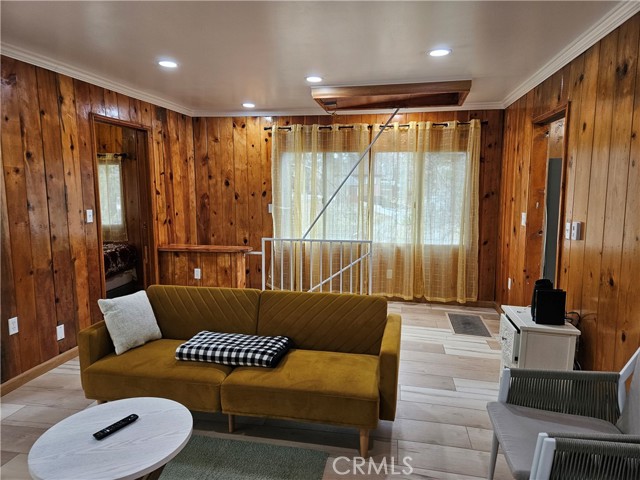 Detail Gallery Image 10 of 26 For 32868 Deer Ln, Running Springs,  CA 92382 - 2 Beds | 2 Baths