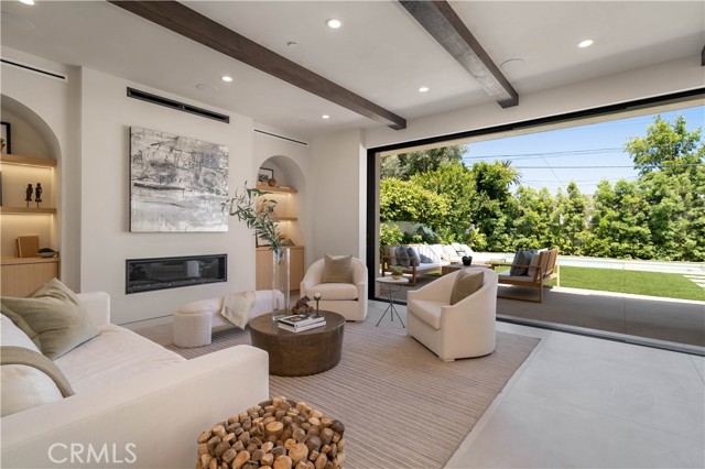 4320 Teesdale Avenue, Studio City CA: https://media.crmls.org/medias/eaa617fd-a9a9-4f94-949f-7f55cf7babda.jpg