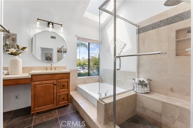 24652 Ashland Drive, Laguna Hills CA: https://media.crmls.org/medias/eaa619a7-15e6-4581-a332-b6a3cc52573b.jpg