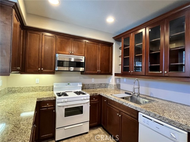 Detail Gallery Image 3 of 21 For 1229 Abelia, Irvine,  CA 92606 - 2 Beds | 1/1 Baths