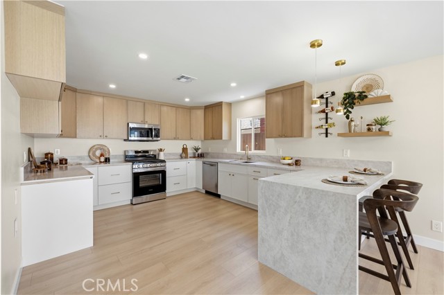 Detail Gallery Image 10 of 35 For 2133 Cochran, Simi Valley,  CA 93065 - 3 Beds | 2 Baths