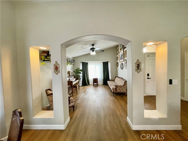 Detail Gallery Image 9 of 21 For 443 S Park, Kerman,  CA 93630 - 4 Beds | 2 Baths