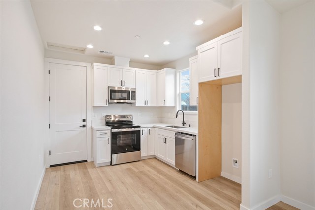 Detail Gallery Image 27 of 29 For 243 3rd St, Tracy,  CA 95376 - – Beds | – Baths