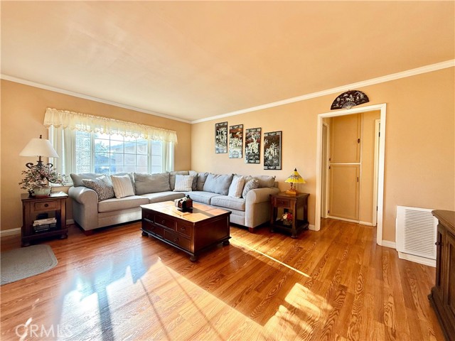 4736 Vangold Avenue, Lakewood CA: https://media.crmls.org/medias/eaa8df90-758e-47ef-b548-f53f3ab0446a.jpg