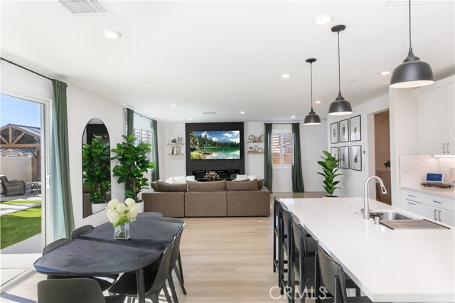 33015 Chiffon, Winchester CA: https://media.crmls.org/medias/eaa98e02-d770-4497-a0e4-3a00be39e41d.jpg