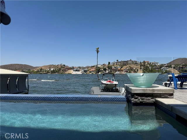 22400 Whirlaway Court, Canyon Lake CA: https://media.crmls.org/medias/eaa98f0a-72ce-4f24-aa60-a05384fc1775.jpg