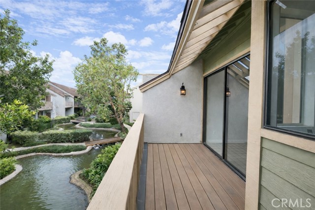 Image 17 of 39 For 10520 Lakeside  L