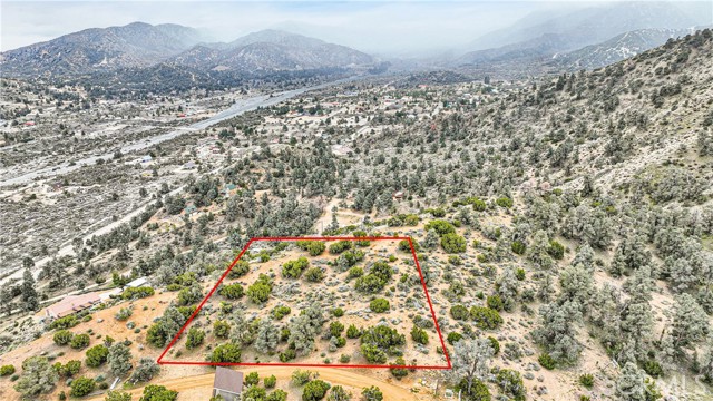Image 2 for 4 Oak Springs Valley Dr, Pinon Hills, CA 92372
