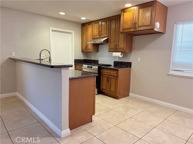 Detail Gallery Image 12 of 31 For 713 Edwin Ave, Pomona,  CA 91767 - 4 Beds | 2 Baths