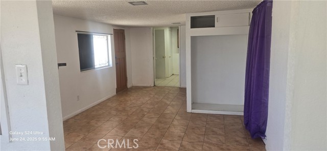 351 Neimeyer Place, Yucca Valley CA: https://media.crmls.org/medias/eaaa4248-4867-42e1-a3ec-67ee49ef70f0.jpg