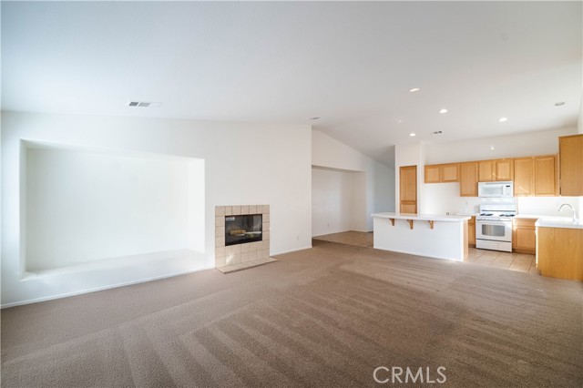 Detail Gallery Image 5 of 19 For 13125 Georgetown Ln, Victorville,  CA 92392 - 3 Beds | 2 Baths