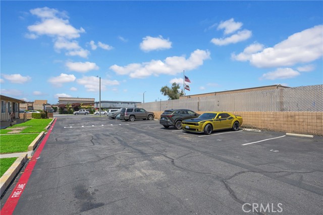 16102 Cornuta Avenue, Bellflower CA: https://media.crmls.org/medias/eaaab08e-0285-483e-bcde-d6d0849486b4.jpg