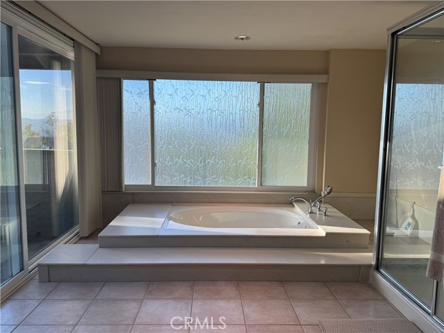 6519 E Paseo Diego, Anaheim Hills CA: https://media.crmls.org/medias/eaaabf2b-fc5e-4c4e-80ad-4f16f58ee2ff.jpg