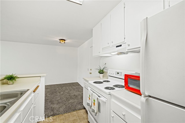 Detail Gallery Image 14 of 36 For 23515 Lyons Ave #219,  Valencia,  CA 91355 - 1 Beds | 1 Baths