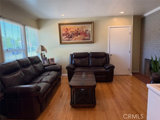 7232 Katherine Avenue, Van Nuys CA: https://media.crmls.org/medias/eaaafff5-b549-4c71-8ba5-bf69662aa667.jpg