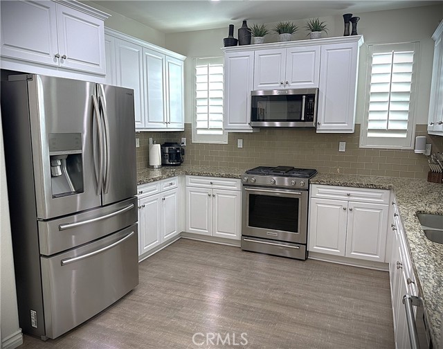 Detail Gallery Image 2 of 17 For 3471 E Pine Ridge Loop, Ontario,  CA 91761 - 3 Beds | 2/1 Baths