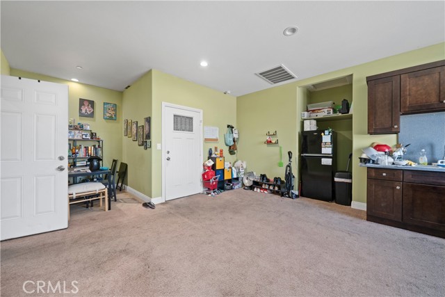 Image 34 of 60 For 930 Birch Street