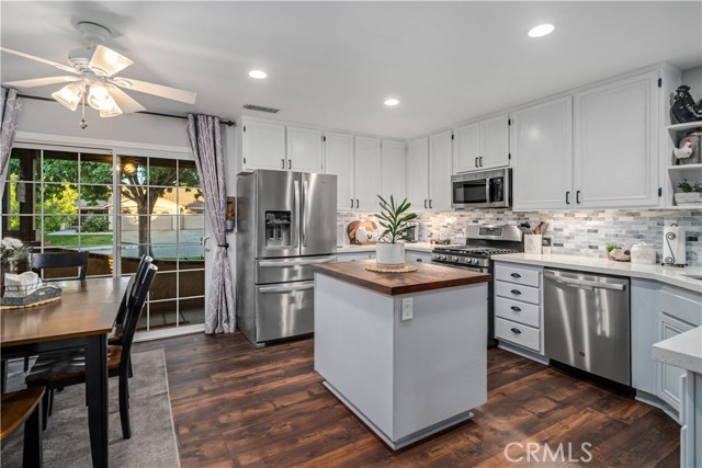 Detail Gallery Image 14 of 56 For 42311 Camden Way, Lancaster,  CA 93536 - 4 Beds | 2 Baths