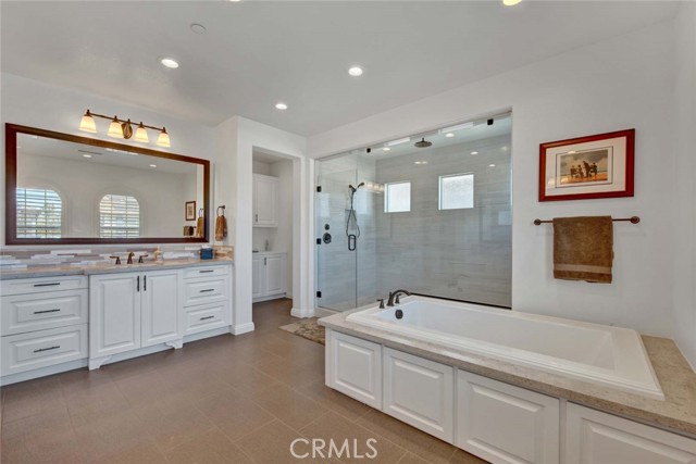 Detail Gallery Image 11 of 36 For 122 Evelyn Pl, Tustin,  CA 92782 - 5 Beds | 4/1 Baths