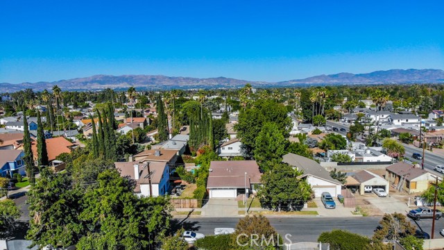 18119 Calvert Street photo 32