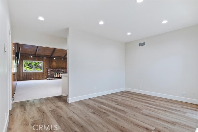Detail Gallery Image 26 of 63 For 611 Camino Manzanas, Thousand Oaks,  CA 91360 - 4 Beds | 2/1 Baths
