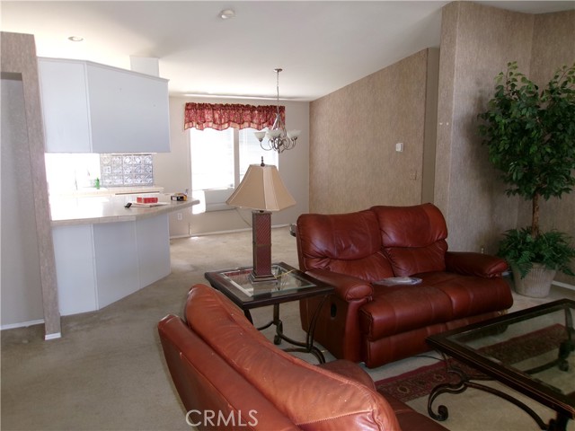 Detail Gallery Image 40 of 61 For 13983 Silver Lake Pl, Victorville,  CA 92395 - 3 Beds | 2 Baths