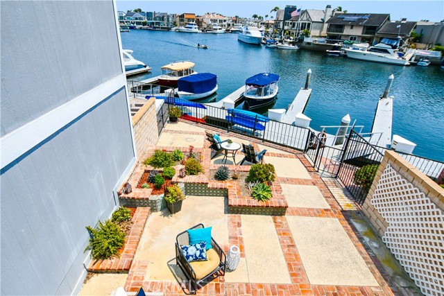 16178 Bimini Lane, Huntington Beach CA: https://media.crmls.org/medias/eaaf9318-d5dc-4623-817c-ac68aabb2009.jpg