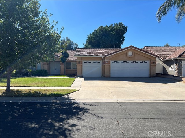 Detail Gallery Image 1 of 1 For 652 Walnut Cir, Corona,  CA 92881 - 4 Beds | 3 Baths