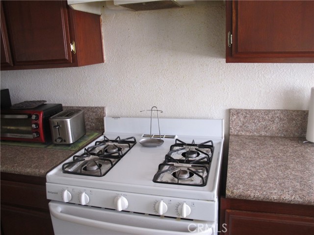 668 668 N Quince, Rialto CA: https://media.crmls.org/medias/eab014ca-9b1d-4cf2-8eb9-802040a446e4.jpg