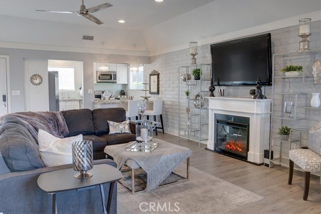 Detail Gallery Image 4 of 37 For 22346 Canyon Club, Canyon Lake,  CA 92587 - 2 Beds | 2 Baths