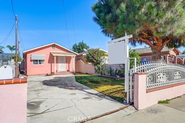 12121 163rd Street, Norwalk, California 90650, 3 Bedrooms Bedrooms, ,1 BathroomBathrooms,Single Family Residence,For Sale,163rd,DW25015651