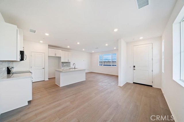 Detail Gallery Image 5 of 19 For 3560 S Eichler Paseo, Ontario,  CA 91761 - 3 Beds | 2/1 Baths