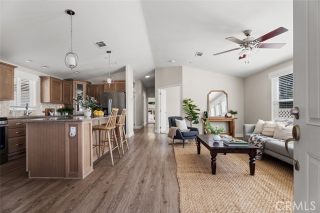 2239 Black Canyon Rd, Ramona CA: https://media.crmls.org/medias/eab0b013-3466-4930-945b-dca88be4b1bf.jpg