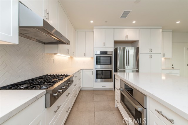 Detail Gallery Image 11 of 41 For 112 Anthem, Irvine,  CA 92618 - 4 Beds | 4/1 Baths