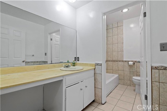 Detail Gallery Image 8 of 20 For 444 Obispo Ave #3,  Long Beach,  CA 90814 - 2 Beds | 2 Baths