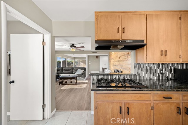 1258 Holly Lane, Calimesa CA: https://media.crmls.org/medias/eab219c7-b99b-4b94-a978-d4f52aaeadc8.jpg