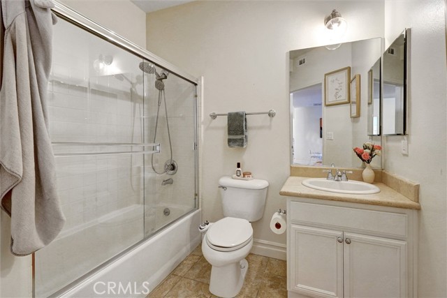 13935 Burbank, 105 photo 33
